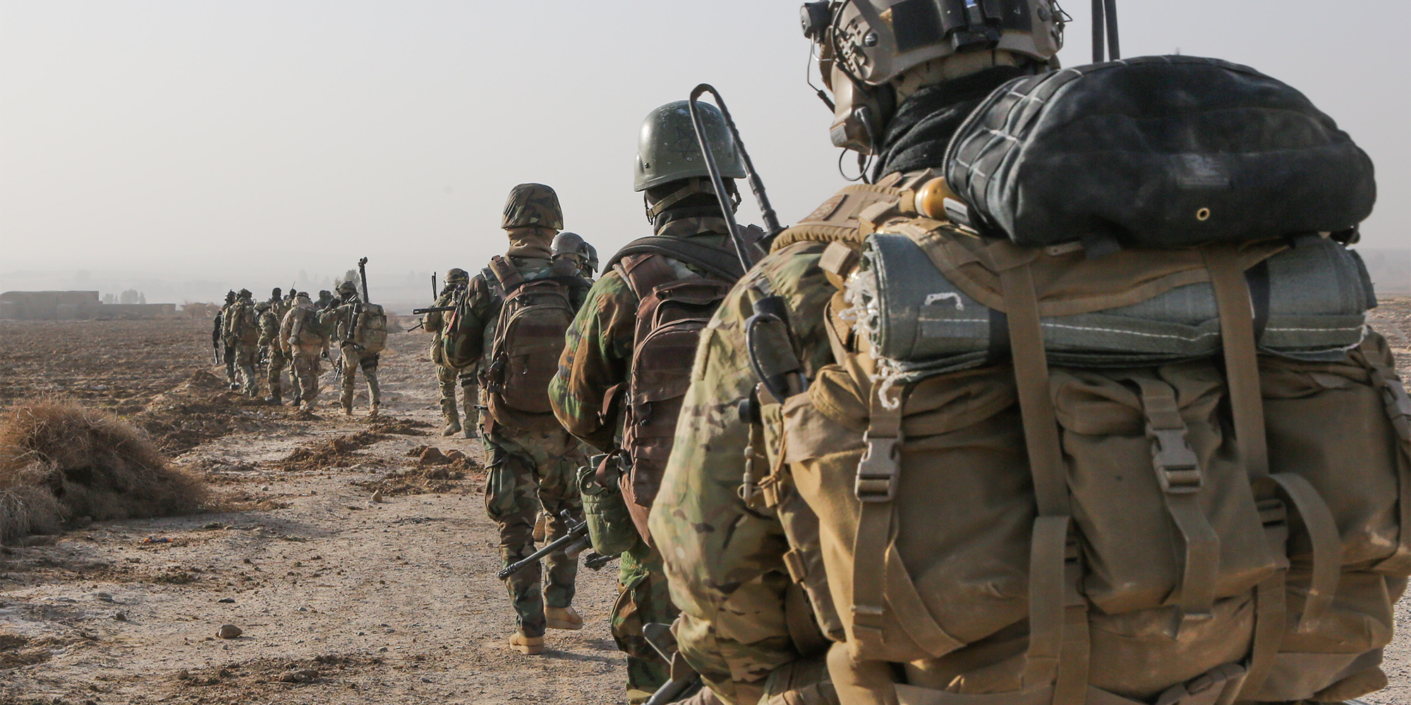 Cómo entrenar para las marchas del ruck del ejército | Estándares ...