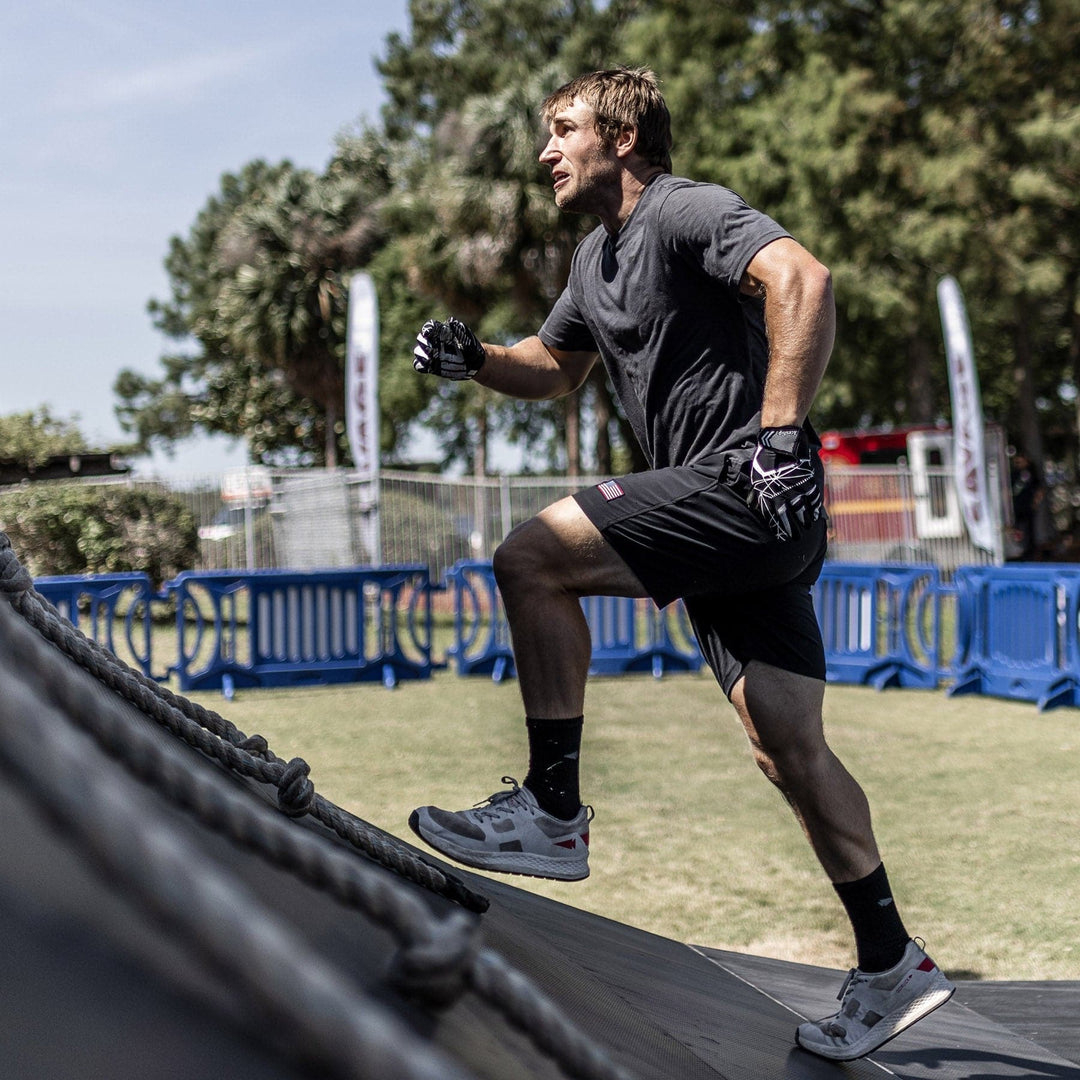 Rough Runner - Light Grey + Red